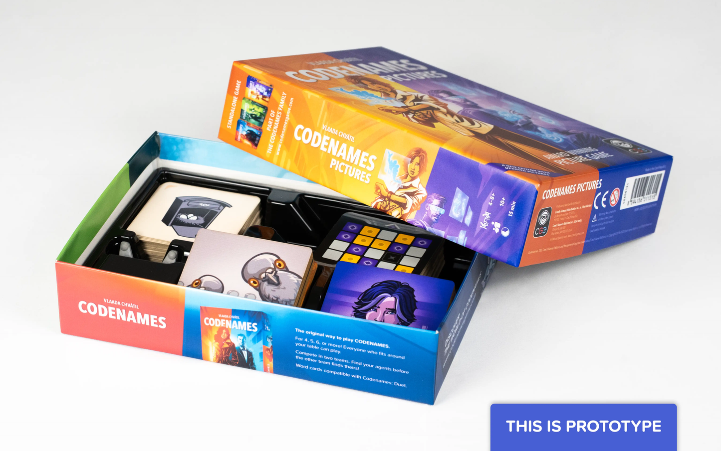 Codenames Pictures 2nd Edition/2.0 (2025) - A Top Secret Picture Game - Czech Game Editions