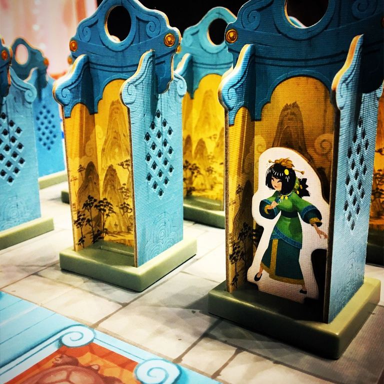 Princess Jing - 2 Player Bluffing Board Game - Matagot Games