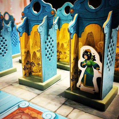 Princess Jing - 2 Player Bluffing Board Game - Matagot Games